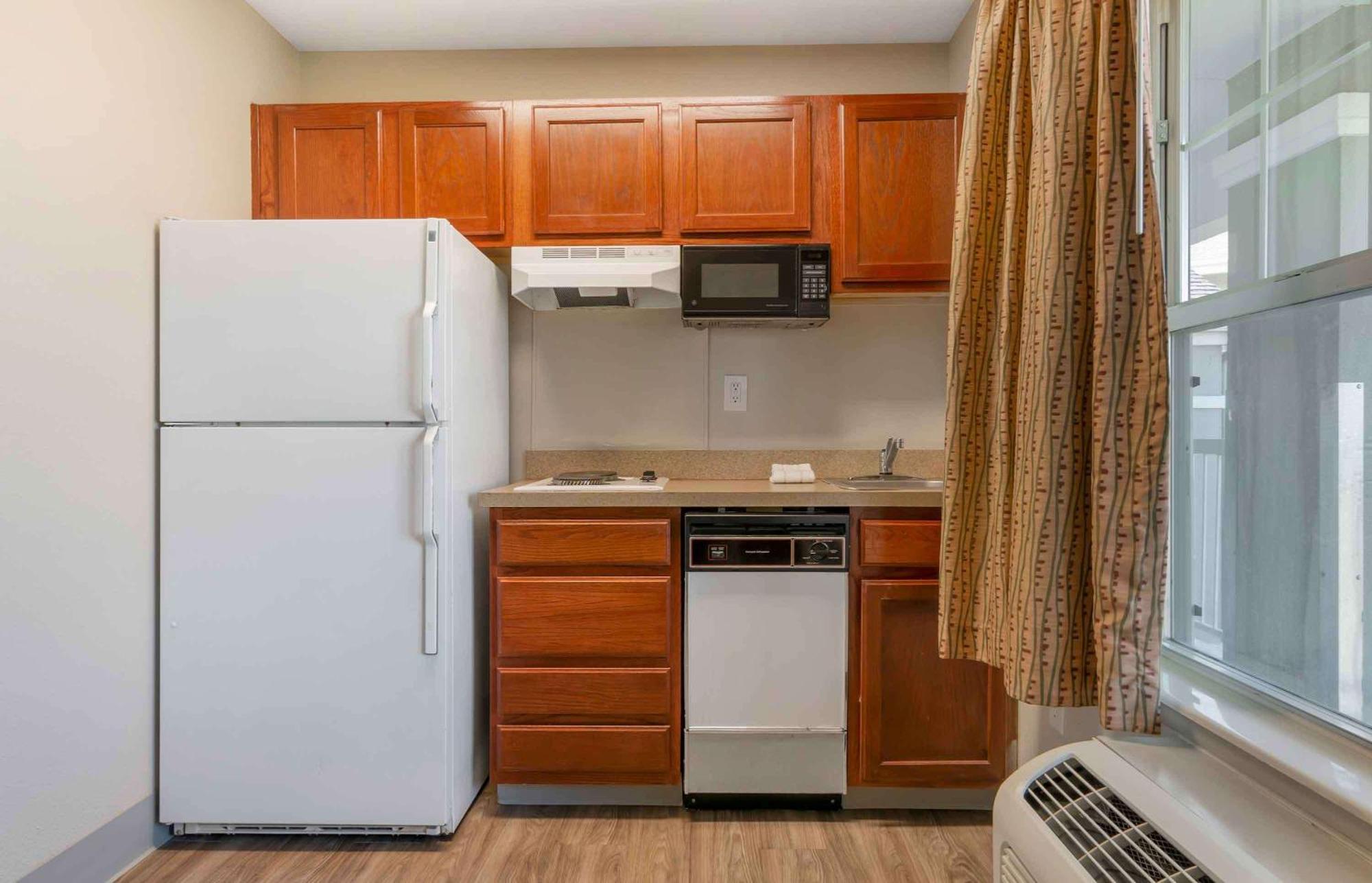 Extended Stay America Suites - Kansas City - Lenexa - 87Th St Overland Park Dış mekan fotoğraf